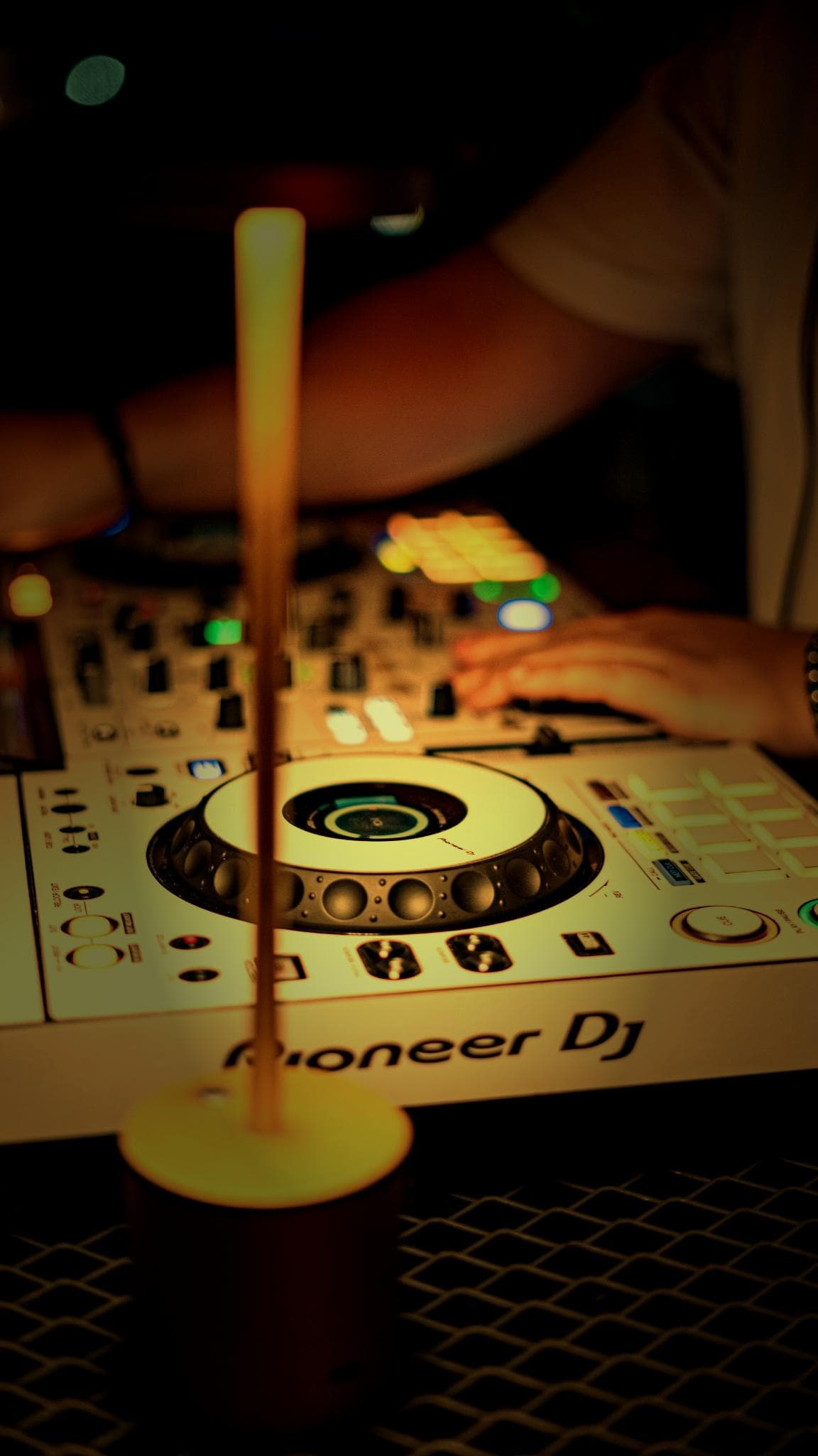 DJ en vivo en NDN Rooftop